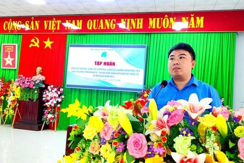 Tập huấn cho cán bộ Đoàn, Hội về công tác dân tộc