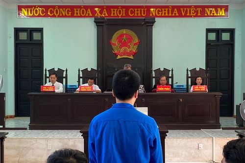 Chiếm đoạt tiền của công ty, lĩnh án 21 năm tù