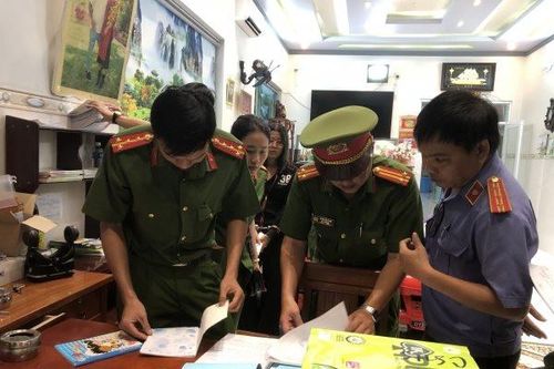 Bắt đối tượng cho vay lãi nặng đến 720%/năm