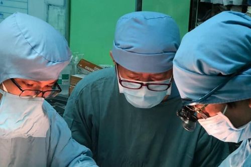Lý do bé 7 tuổi tăng huyết áp, phải ghép thận của chính mình