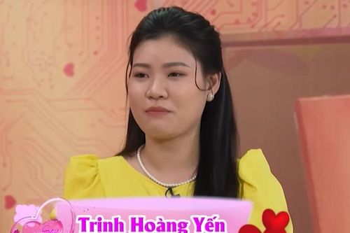 Lần đầu gặp, cô gái đứng hình khi thấy chàng quân nhân dẫn theo 'vệ sĩ'
