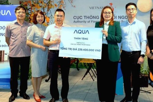 Aqua Việt Nam tặng tivi phục vụ tiếp dân