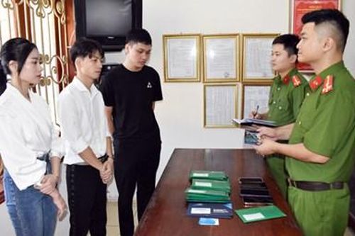 Phê chuẩn khởi tố 3 bị can mua bán trái phép thông tin về tài khoản ngân hàng