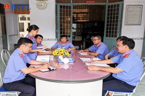 VKSND huyện Long Phú phối hợp tổ chức phiên tòa dân sự rút kinh nghiệm