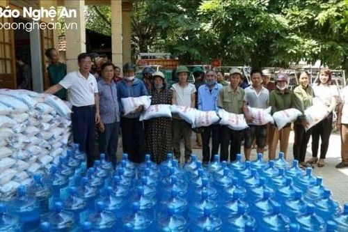 Báo Nghệ An và bạn đọc tiếp tục hỗ trợ người dân vùng lũ Quỳ Châu