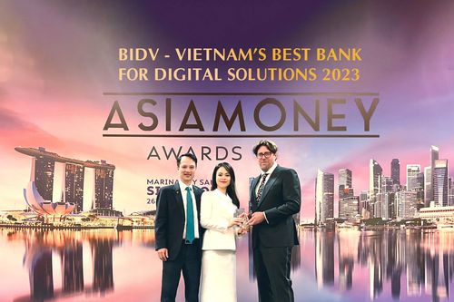 BIDV nhận giải 'Ngân hàng cung cấp giải pháp số hàng đầu Việt Nam'