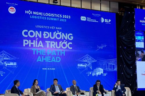 Tìm hướng đi mới cho ngành logistics Việt Nam