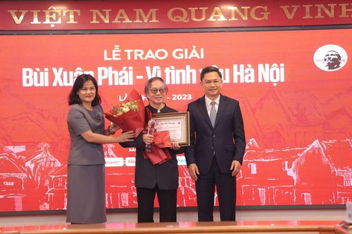 'Giải thưởng Bùi Xuân Phái - Vì tình yêu Hà Nội': Đạo diễn Đặng Nhật Minh được vinh danh ở 'Giải thưởng Lớn'