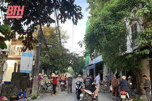 Chợ 'cóc' - vấn nạn từ thói quen tùy tiện