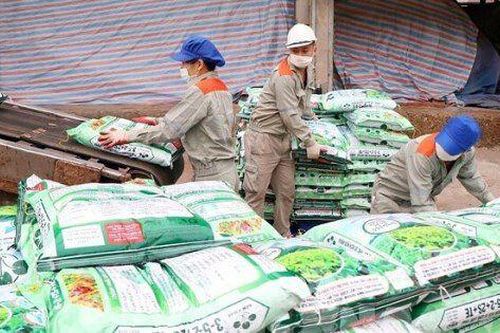 Giá phân bón nhích lên từng ngày, Supe Phốt phát và Hóa chất Lâm Thao (LAS) thu gần 3.000 tỷ trong 9 tháng