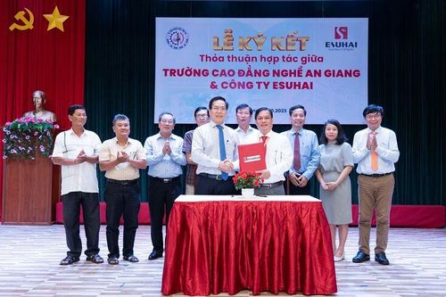Trường Cao đẳng Nghề An Giang và Công ty TNHH ESUHAI ký kết hợp tác liên kết đào tạo