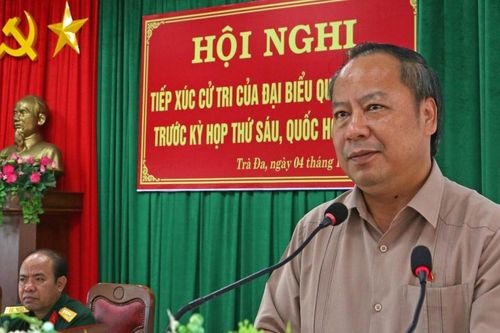 Đại biểu Quốc hội tỉnh tiếp xúc cử tri TP. Pleiku: 'Nóng' vấn đề sách giáo khoa và 'tín dụng đen'