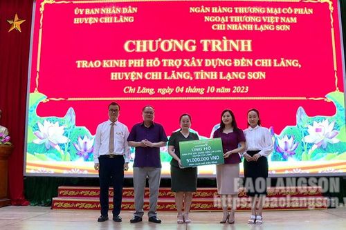 Tiếp nhận 51 triệu đồng ủng hộ kinh phí xây dựng Đền Chi Lăng