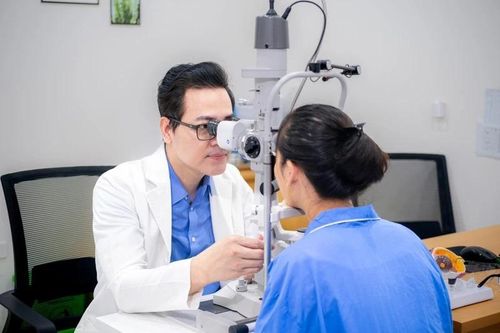 Không chủ quan với bệnh đau mắt đỏ