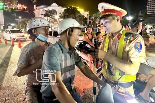 Chủ tịch UBND tỉnh: Xử lý nghiêm cán bộ, đảng viên, công chức vi phạm quy định về nồng độ cồn