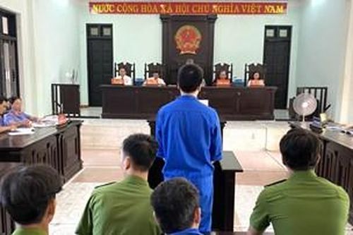 Lãnh 21 năm tù do tham ô và chiếm đoạt tài sản