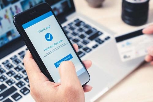 Ảnh hưởng của mạng xã hội Facebook đến thái độ mua hàng online của giới trẻ trong thời kỳ chuyển đổi số