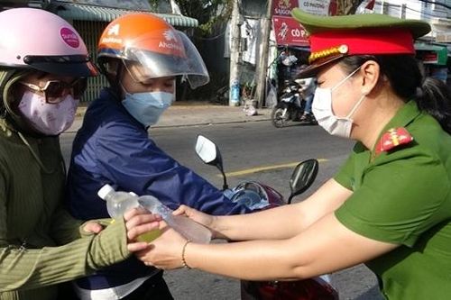 Trạm dừng chân nghĩa tình, lan tỏa hình ảnh đẹp về người chiến sĩ CAND