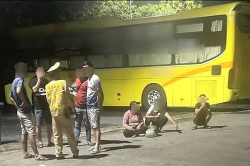 Công an giải cứu thiếu nữ cùng 9 người bị dụ dỗ ra nước ngoài làm 'việc nhẹ lương cao'
