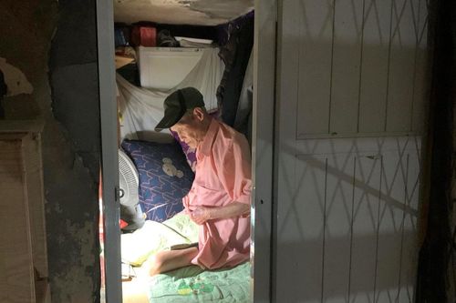 Cuộc sống trong căn nhà 2,5m2 ở phố cổ Hà Nội
