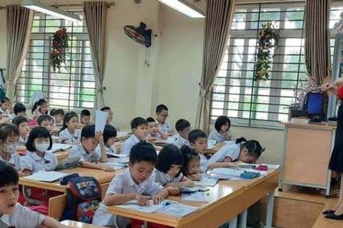 Hà Nội yêu cầu các trường không chèn giờ dạy liên kết vào chính khóa