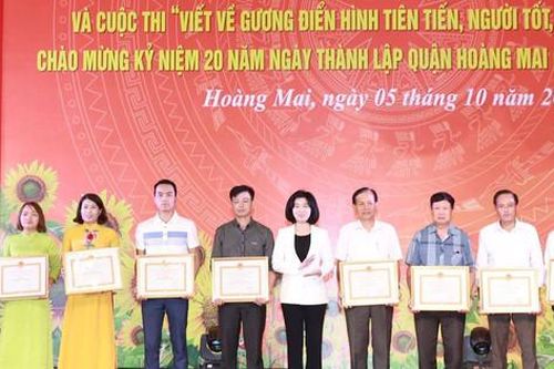 Quận Hoàng Mai biểu dương nhiều gương 'Người tốt, việc tốt' năm 2023
