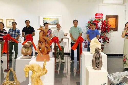 Triển lãm nghệ thuật gốm 'Hương thu'