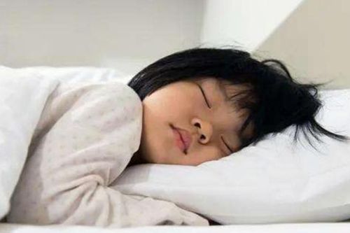 Khi ngủ, nếu trẻ có những biểu hiện vô thức này chứng tỏ não phát triển rất tốt, lớn lên sẽ rất thông minh
