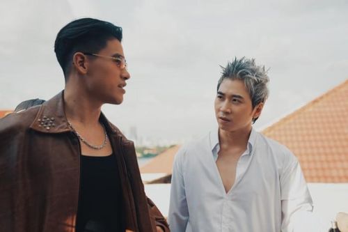 Karik trở lại sâu lắng kết hợp cùng học trò trong MV 'Bạn đời'