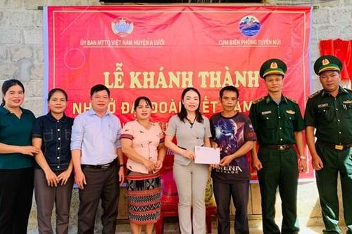 Thừa Thiên - Huế: Bàn giao nhà Đại đoàn kết cho hộ nghèo