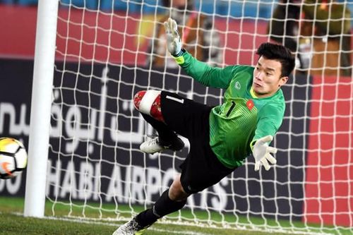 Thủ môn Bùi Tiến Dũng hóa người nhện trong khung gỗ, giúp Việt Nam tạo địa chấn khi đoạt vé dự World Cup