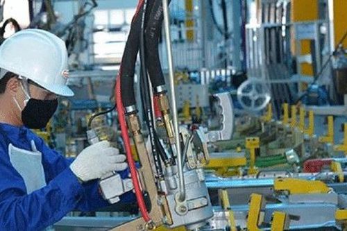 Bộ Tài chính tiếp tục nghiên cứu các chính sách về thuế, phí hỗ trợ doanh nghiệp