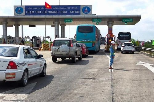 Lượng xe qua tuyến cao tốc Nội Bài-Lào Cai tăng trưởng mạnh