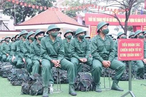 Công dân khi đi kiểm tra, sơ tuyển, khám sức khỏe thực hiện nghĩa vụ quân sự phải thực hiện những gì?