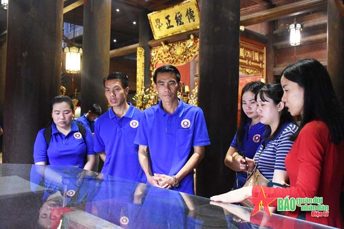 Hà Nội trong mắt bạn Lào