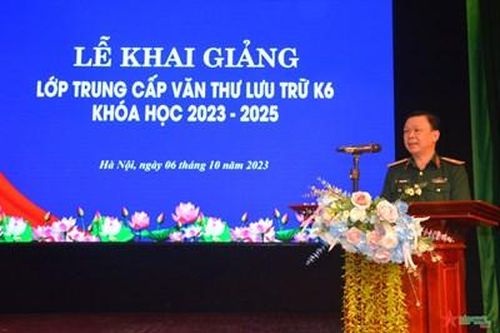 Khai giảng lớp Trung cấp văn thư lưu trữ K6 khóa học 2023-2025