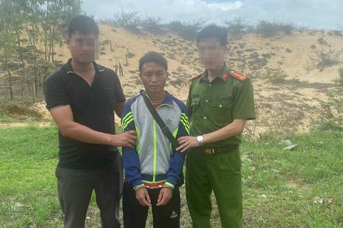 Khởi tố đối tượng dùng dao đâm vợ tại tòa án