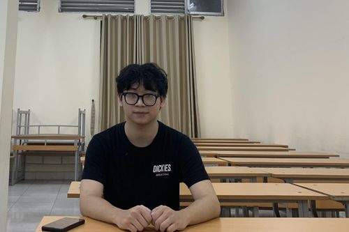 Bố mẹ công nhân con trở thành thủ khoa đầu vào trường đại học nổi tiếng