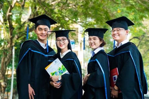 Thu hút người tài