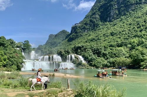 Cao Bằng miễn phí vé tham quan Thác Bản Giốc