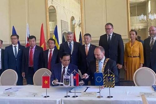 Đoàn đại biểu UBND tỉnh Hà Tĩnh thăm và làm việc tại Slovakia