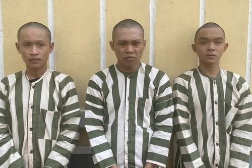 Bé gái 12 tuổi 'dính bẫy' nhóm nam thanh niên 'giăng trên mạng'