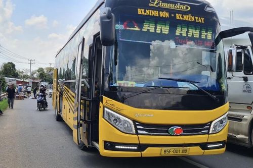 Ô tô khách giường nằm cán chết người trên Quốc lộ 1A