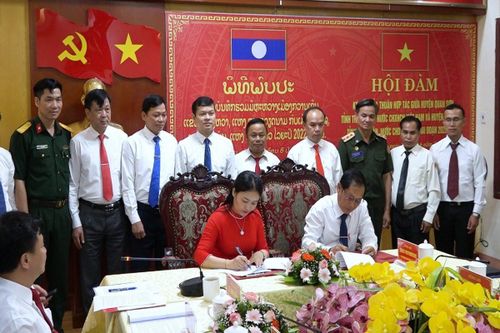 Ấm áp tình hữu nghị Việt – Lào