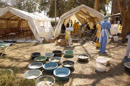 Zimbabwe thông báo 100 trường hợp tử vong nghi do dịch tả và áp đặt hạn chế tụ tập