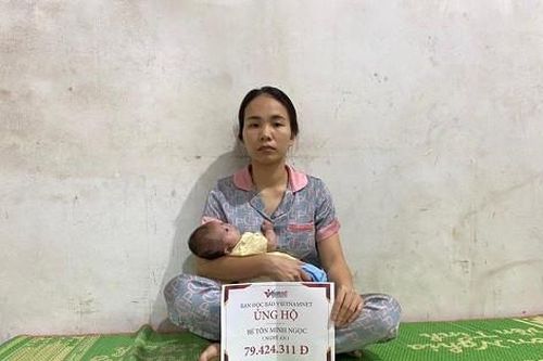 Trao hơn 79 triệu đồng đến bé Tôn Minh Ngọc bị tim bẩm sinh