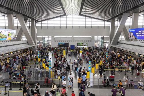 Nhận cảnh báo đánh bom, Philippines đặt 42 sân bay trong tình trạng báo động