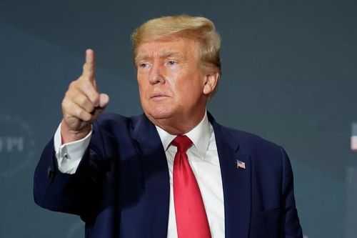 Ông Trump bị tố tiết lộ bí mật về tàu ngầm Mỹ cho tỷ phú Australia