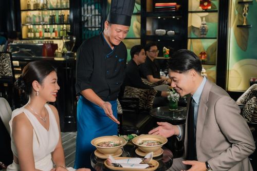 Có gì đặc biệt trong tô Phở Sen?