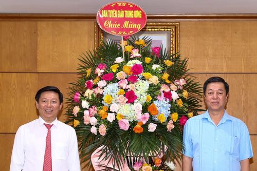 Ban Tuyên giáo T.Ư chúc mừng các đơn vị nhân Ngày truyền thống ngành Xuất bản